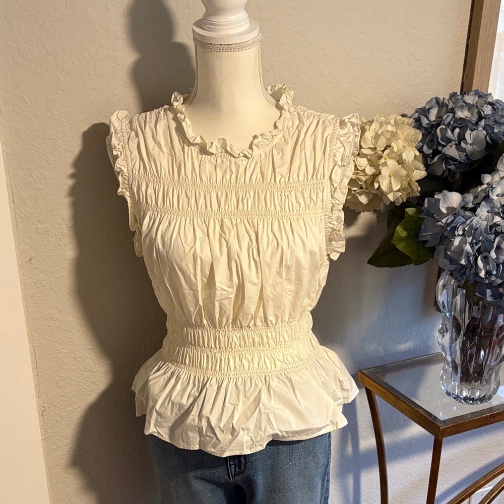 Skies are Blue  cotton top with fitted waist. Size SM